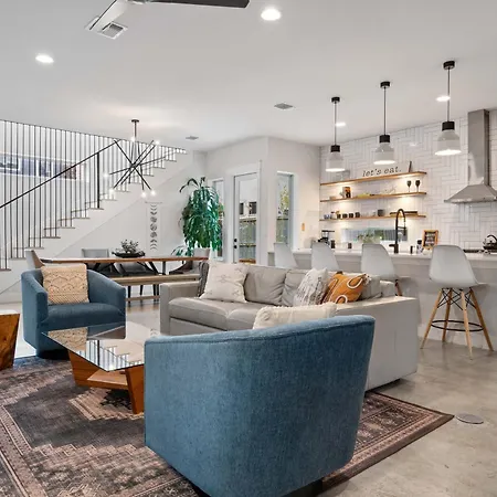 Villa Picture-Perfect Trendy Vibes Minutes From Rainey